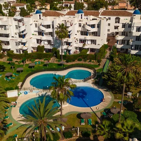 Penthouse With Sunny Terrace And Sea Views Sitio de Calahonda