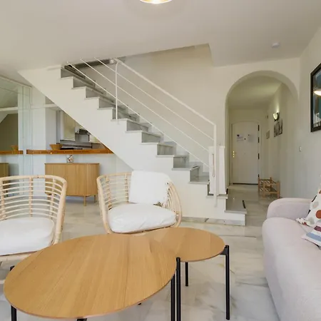 Apartment Penthouse With Sunny Terrace And Sea Views Sitio de Calahonda