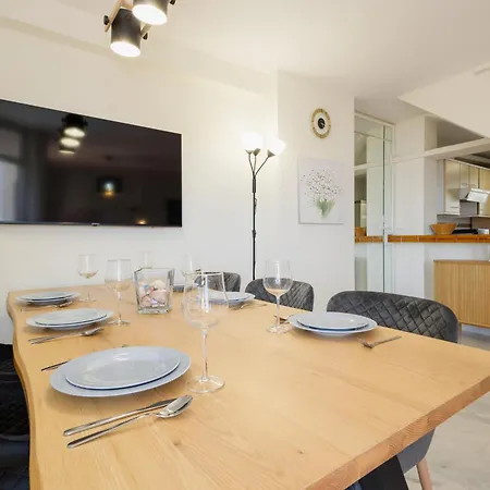 Penthouse With Sunny Terrace And Sea Views Sitio de Calahonda